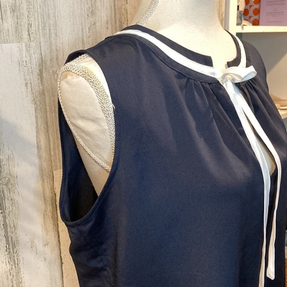 Banana Republic Navy Sleeveless Tunic Top w/ Contrast Trim (Size M) - Picture 5 of 11